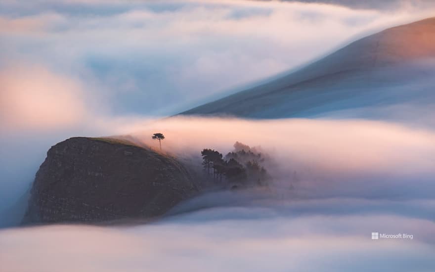 Back Tor on a foggy morning, Great Ridge, Derbyshire.